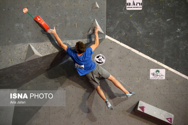 عکس آرشیوی است کسب نقره و برنز قهرمانی آسیا توسط سنگنورد نوجوان ایران