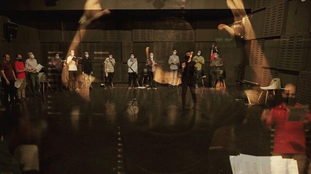 نمایی از تمرین گروه کر تنال قیمت بلیط کنسرت را پایین آوردیم تا قشر متوسط شرکت کند