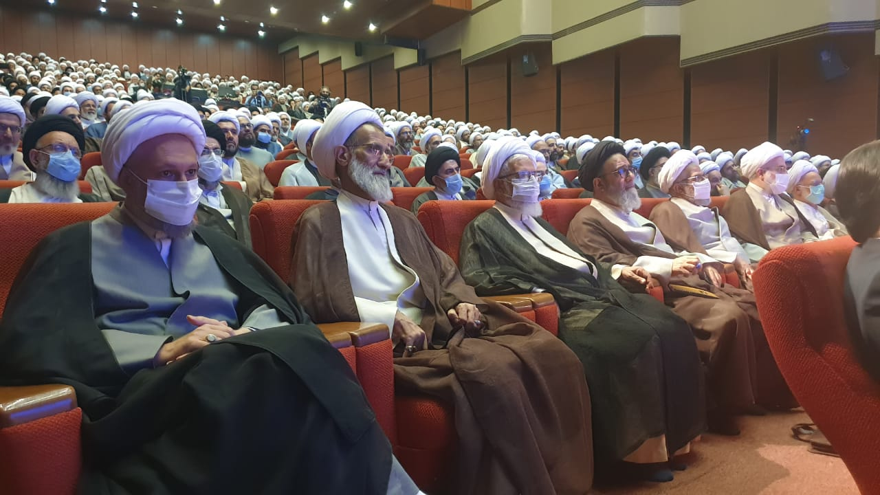 دستگاه قضا از امامان جمعه در پیشبرد برنامه های خود استفاده کند