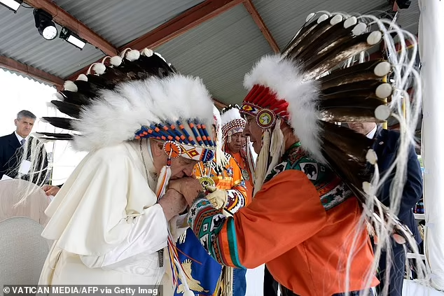 پاپ بابت "خباثت اهریمنی رقتانگیز" از بومیان کانادایی عذرخواهی کرد