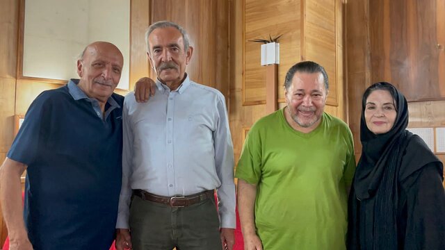 غول های طنز اینجا برنامه دارند