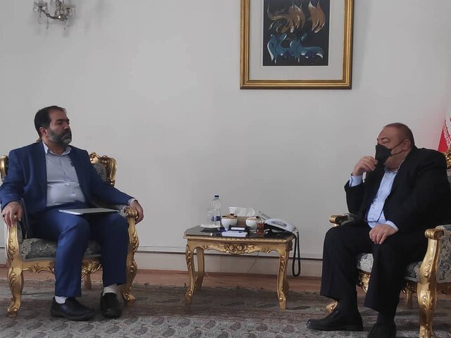 دیدار صفری با استاندار اصفهان تاکید «صفری» بر تسریع در عملیاتی سازی پروژه قطار سریعالسیر تهران - قم - مشهد