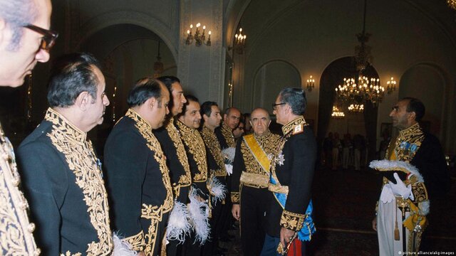 نماز روحانیِ عرب بر جنازه سلطانِ عجم