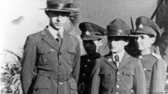 نماز روحانیِ عرب بر جنازه سلطانِ عجم