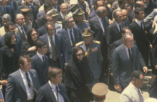 نماز روحانیِ عرب بر جنازه سلطانِ عجم