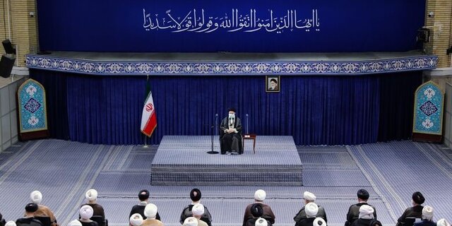 ائمه جمعه با رفتار خود امر به تقوا کنند/تفاوت گفتار و رفتار امام جمعه مستمع را سر لج میآورد ائمه جمعه با رفتار خود امر به تقوا کنند/تفاوت گفتار و رفتار امام جمعه مستمع را سر لج میآورد