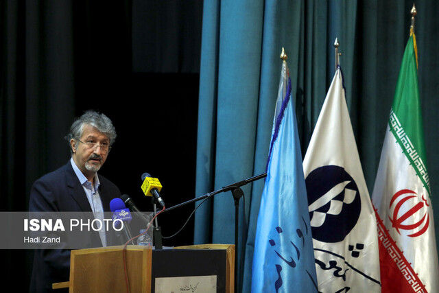 نگاه مهدوی دامغانی به تشیع و ادبیات عرب چه بود؟