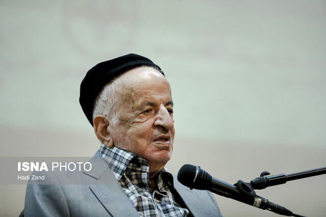 نگاه مهدوی دامغانی به تشیع و ادبیات عرب چه بود؟