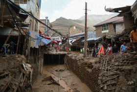 خسارات وارد شده از جاری شدن سیلاب و رانش زمین در امامزاده داوود تهران