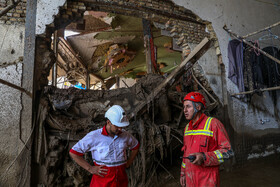 امداد رسانی پس از جاری شدن سیلاب و رانش زمین در امامزاده داوود تهران