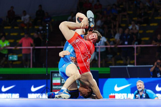 عکس تزئینی است. یک فینالیست و ۲ شانس برنز ایران در ۵ وزن نخست کشتی آزاد نوجوانان جهان