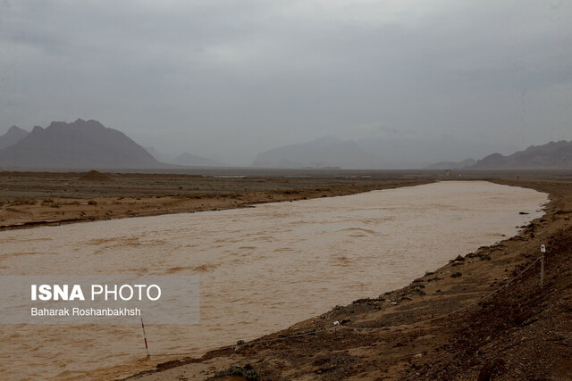 ۴۰ روستای استان مرکزی درگیر سیل/ کشف جسد ۲ قربانی سیل بختگان