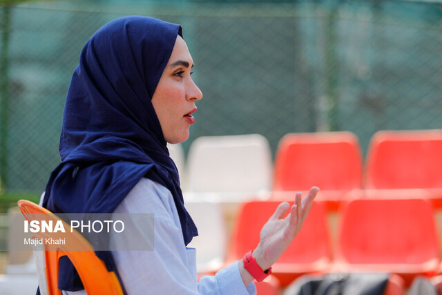 برای عبور از چاله آب مسخرهام کردند/ از جمعه بازار لباس مسابقه میخریدم!