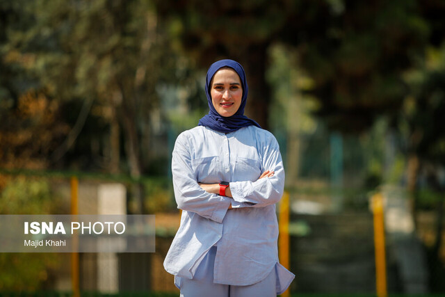 برای عبور از چاله آب مسخرهام کردند/ از جمعه بازار لباس مسابقه میخریدم!