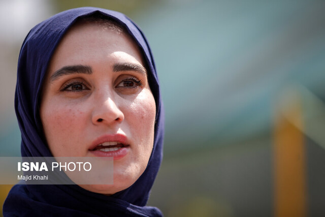 برای عبور از چاله آب مسخرهام کردند/ از جمعه بازار لباس مسابقه میخریدم!