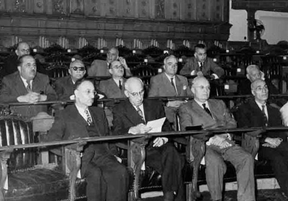 شاه و ملکه فراریاش