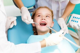 رنگ دندان چه چیزهایی درباره سلامت شما می‌گوید؟
