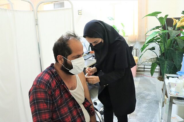 بیش از نیمی از واجدین شرایط ۱۸ سال به بالا در آذربایجان غربی دوز سوم واکسن کرونا را نزدند