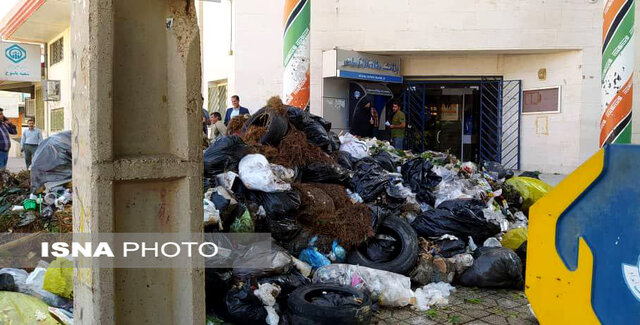 تخلیه زباله توسط شهرداری یاسوج جلوی تامین اجتماعی 1 پایگاه خبری ججین پایگاه خبر ججین