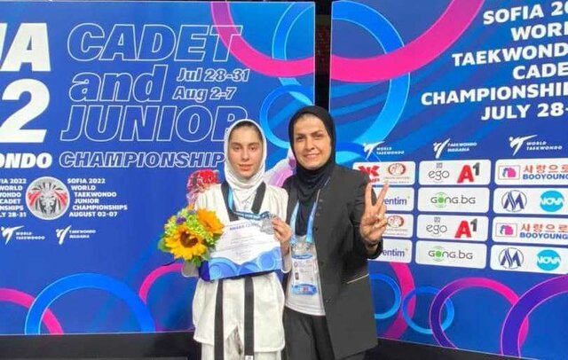 نقره جهان بر گردن تکواندوکار قزوینی