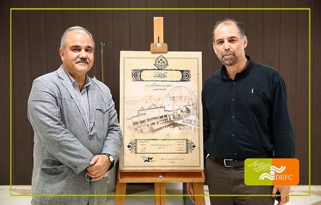 تناقضها درباره تکیه دولت فراوان است