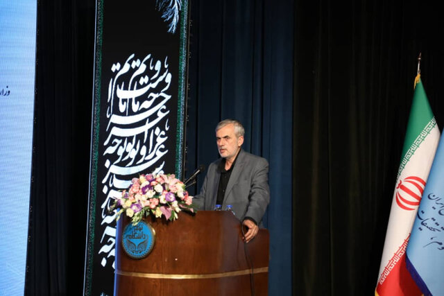 وزارت علوم و دانشگاه‌ها اتاق فکر توسعه و محور تحولات کلان جامعه هستند