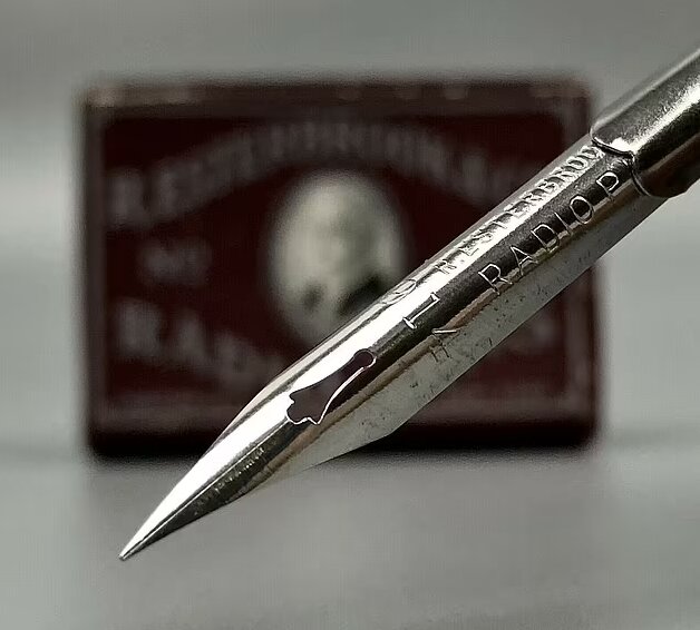 قطعهای از فضاپیمای ماموریت آپولو ۱۱ به ماه بازمیگردد قطعهای از فضاپیمای ماموریت آپولو ۱۱ به ماه بازمیگردد