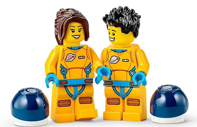 قطعهای از فضاپیمای ماموریت آپولو ۱۱ به ماه بازمیگردد