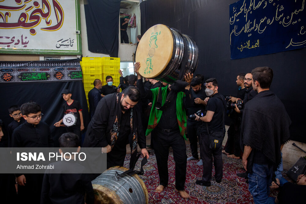 تصاویری از مراسم سنتی مشق شمشیر نجفیهای مقیم قم