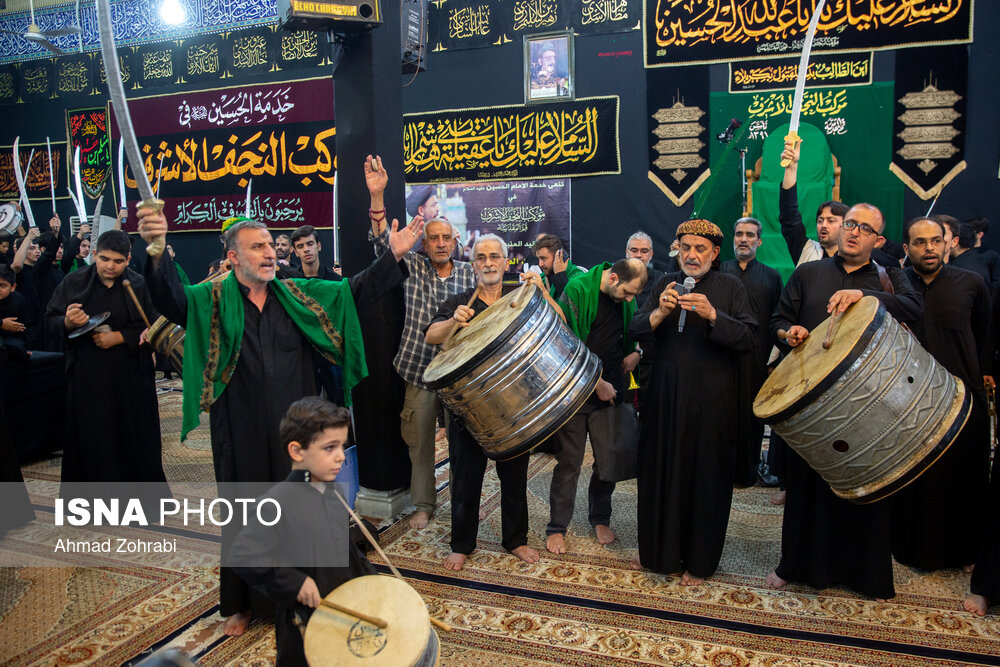 تصاویری از مراسم سنتی مشق شمشیر نجفیهای مقیم قم