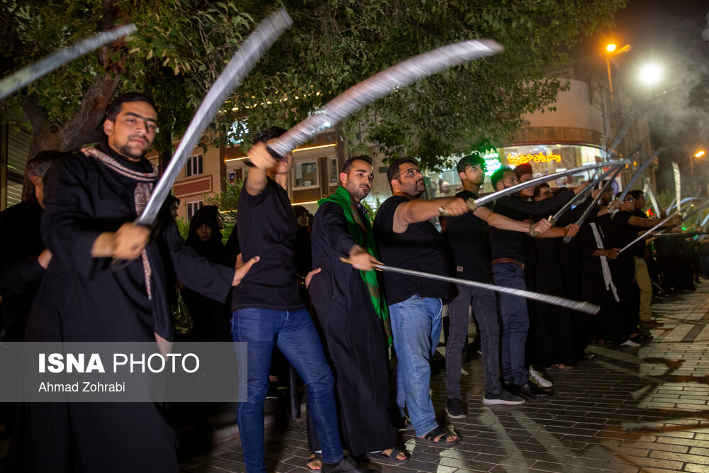 تصاویری از مراسم سنتی مشق شمشیر نجفیهای مقیم قم