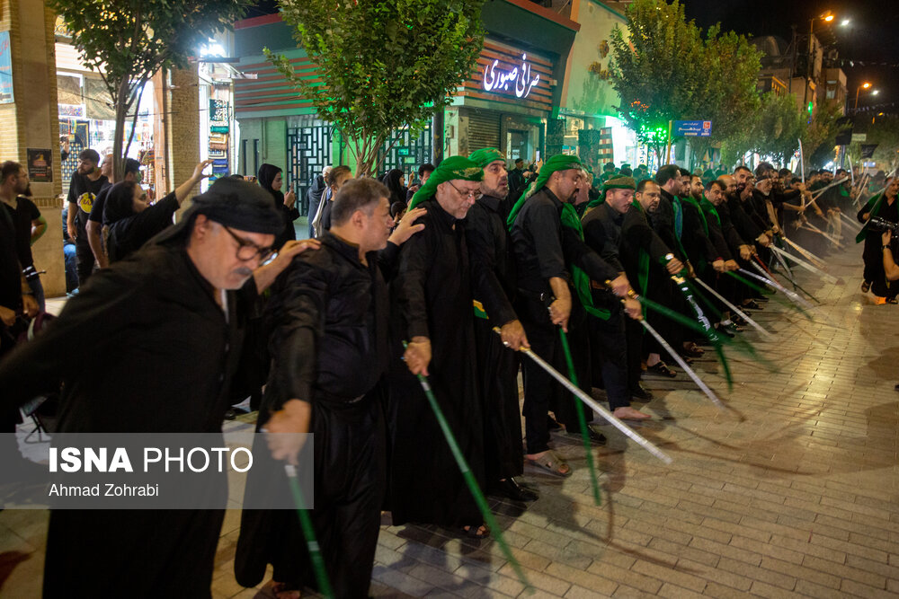 تصاویری از مراسم سنتی مشق شمشیر نجفیهای مقیم قم