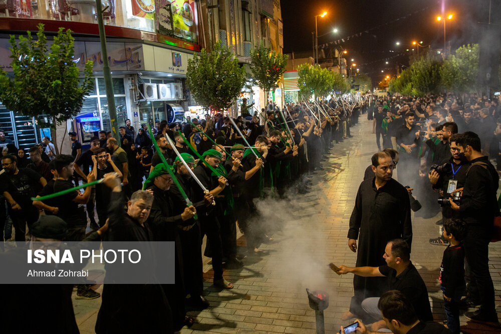 تصاویری از مراسم سنتی مشق شمشیر نجفیهای مقیم قم