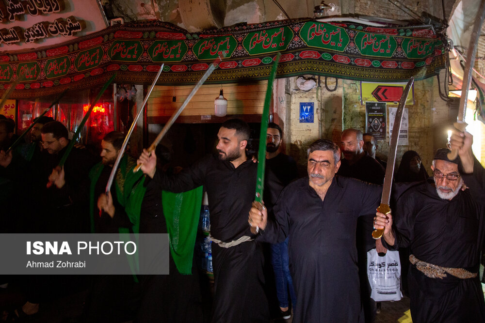 تصاویری از مراسم سنتی مشق شمشیر نجفیهای مقیم قم