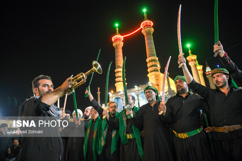 تصاویری از مراسم سنتی مشق شمشیر نجفیهای مقیم قم