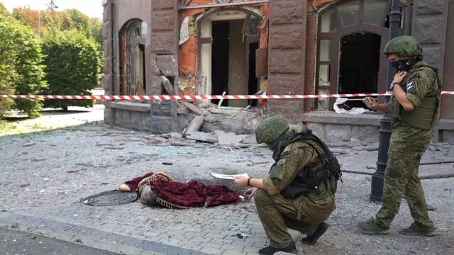 عفو بین‌الملل: ارتش اوکراین جان غیرنظامیان را به خطر می‌اندازد/ زلنسکی: بی‌اساس است