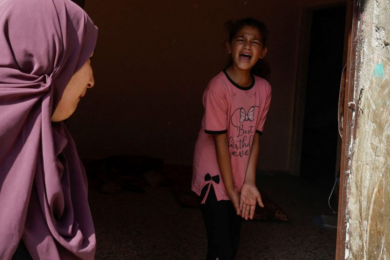 اسرائیل خانهها را بر سر ساکنانش در غزه خراب میکند+ عکس