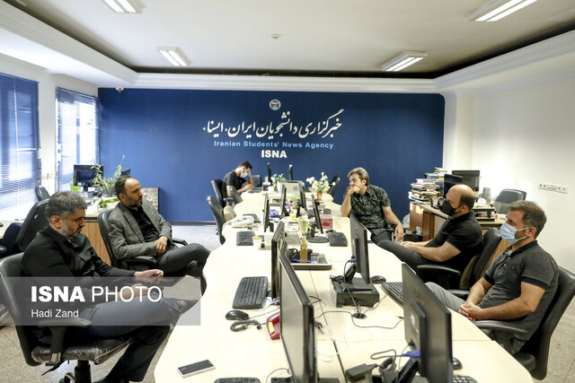 حضور معاون مطبوعاتی در ایران اکونومیست