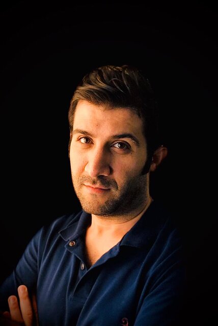 فقط آنتن را پر میکنیم و به بیننده میگوییم ببین!