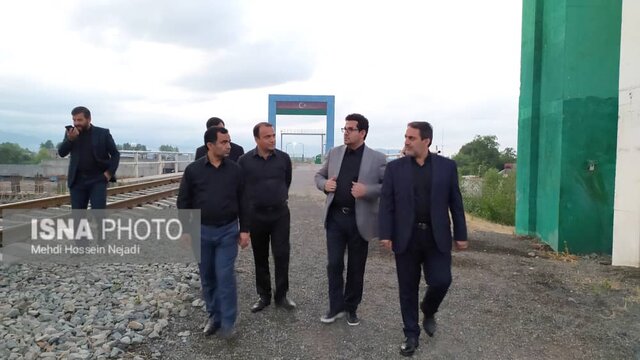 بازدید سفیر ایران در جمهوری آذربایجان از بارانداز ریلی آستارا
 + عکس