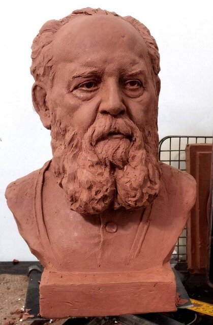 سردیس "هوشنگ ابتهاج" در خانه نیما یوشیج رونمایی میشود