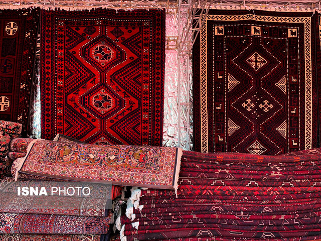 به اسم نمایشگاه، فروشگاه راه انداختهاند!