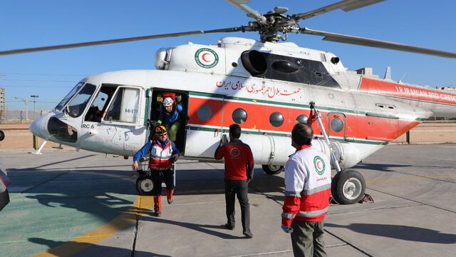 عملیات جستوجوی کوهنوردان سقوط کرده در یخچال یخار متوقف شد/ انتقال امدادگر مصدوم به مرکز درمانی عملیات جستوجوی کوهنوردان سقوط کرده در یخچال یخار متوقف شد/ انتقال امدادگر مصدوم به مرکز درمانی