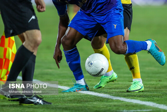 حاشیههای نیمه نخست استقلال و فولاد حاشیههای نیمه نخست استقلال و فولاد