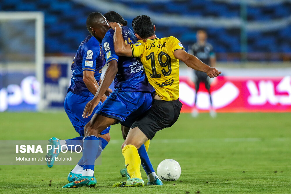 IRNA English - Esteghlal F.C. vs Sepahan in Iran Pro League