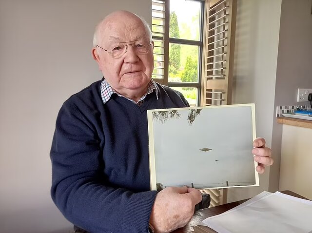 عجیبترین عکس از یک یوفو یا برنامه جاسوسی آمریکا؟