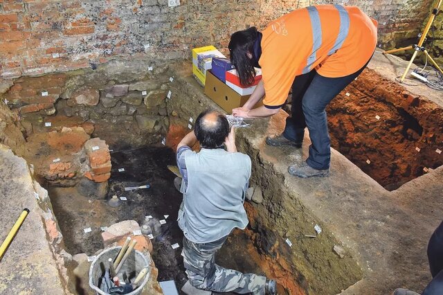 کشف آشپزخانه قرون وسطایی سالم