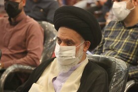 سیاه‌ و سفیدنمایی مطلق پسندیده نیست