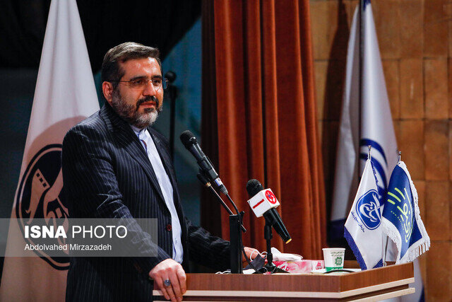 وزیر فرهنگ از خبرنگاران چه می‌خواهد و برای خبرنگاران چکار می‌کند؟ 