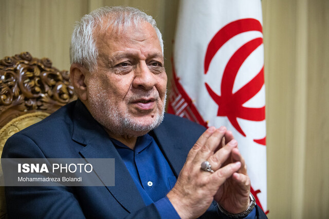 به هر تعداد که میسر است میدان حضور در انتخابات داده شود به هر تعداد که میسر است میدان حضور در انتخابات داده شود